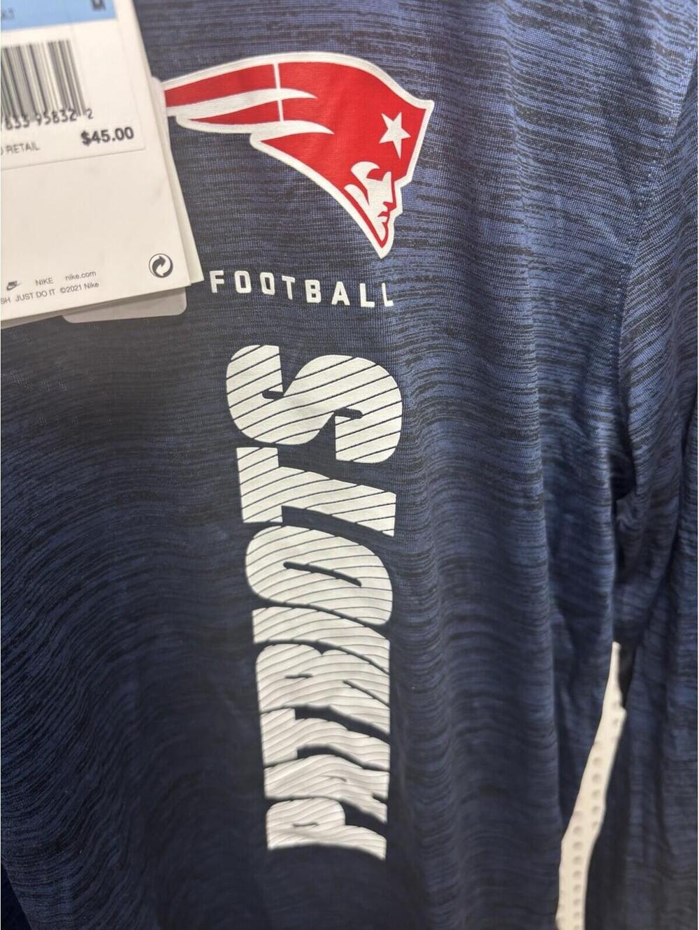 NWT Nike Men’s New England Patriots Long Sleeve Shirt Size Medium - Picture 2 of 8